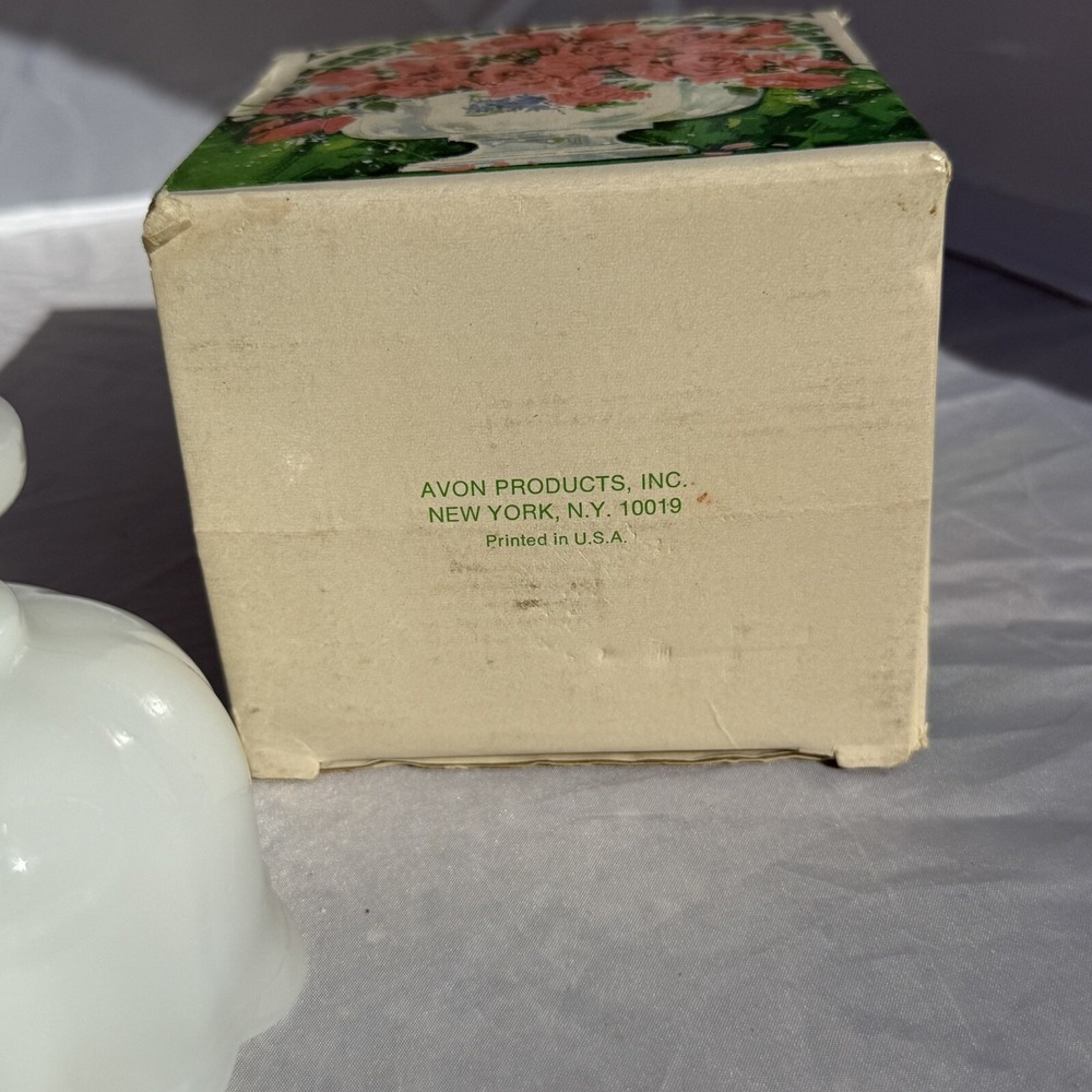 Vintage 70s Avon Hostess Blossoms Flower Arranger Soap Dish Milk Glass Decor - Picture 5 of 5